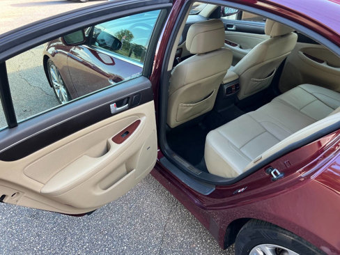 Used 2012 Hyundai Genesis 3.8 w/ Premium Pkg image 13