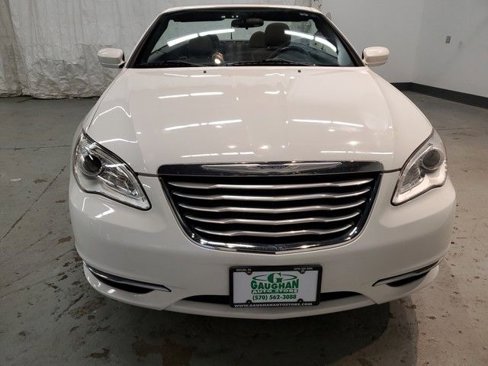 Used 2013 Chrysler 200 Touring image 16