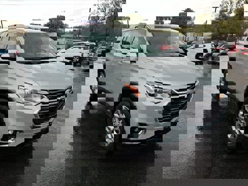 Used 2020 Chevrolet Traverse LT image 9