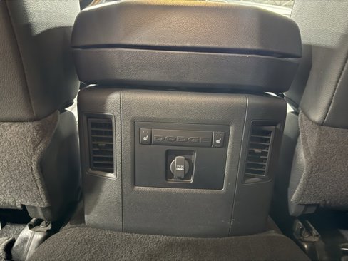Used 2011 RAM 1500 Laramie image 32