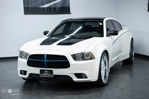 Used 2011 Dodge Charger SE image 4