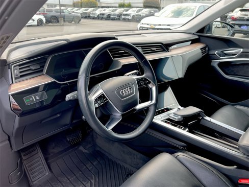 Used 2019 Audi e-tron Prestige w/ Prestige Package image 10