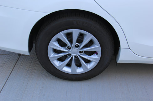 Used 2015 Toyota Camry LE image 26