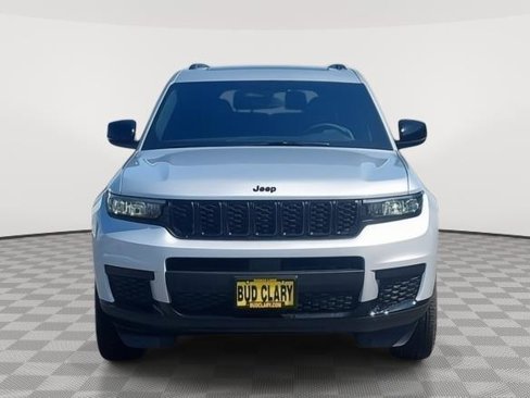 New 2025 Jeep Grand Cherokee L Altitude image 8