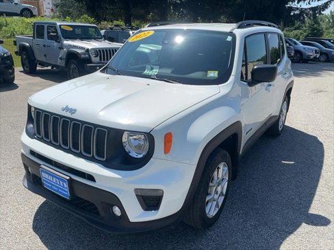 Certified 2022 Jeep Renegade Latitude w/ Convenience Group image 1
