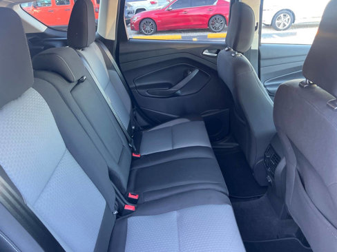 Used 2019 Ford Escape SE image 9