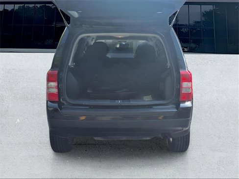 Certified 2015 Jeep Patriot Latitude image 7