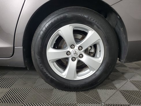 Used 2015 Toyota Sienna LE image 30