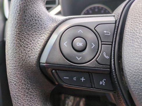 Used 2021 Toyota RAV4 LE image 18