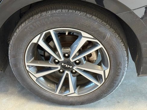 Used 2024 Kia Forte LXS image 17