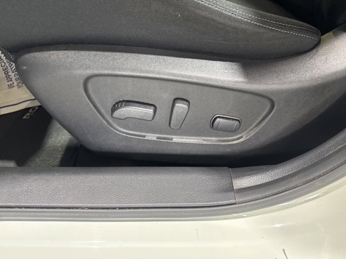 Used 2017 Nissan Rogue SV image 16