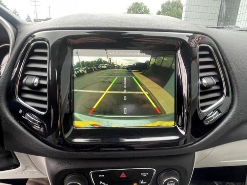 Used 2018 Jeep Compass Limited w/ Navigation Group image 16