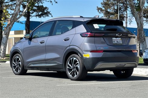 Used 2022 Chevrolet Bolt EUV Premier w/ Sun & Sound Package image 6