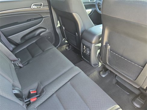 Used 2021 Jeep Grand Cherokee Laredo image 13