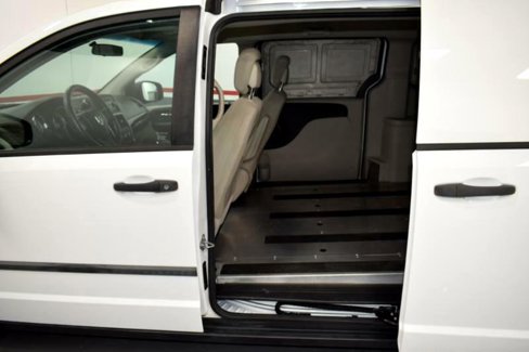 Used 2014 RAM C/V Tradesman image 14