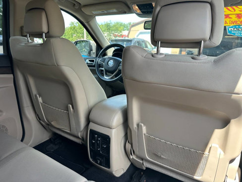Used 2014 Jeep Grand Cherokee Laredo w/ Security & Convenience Group image 18