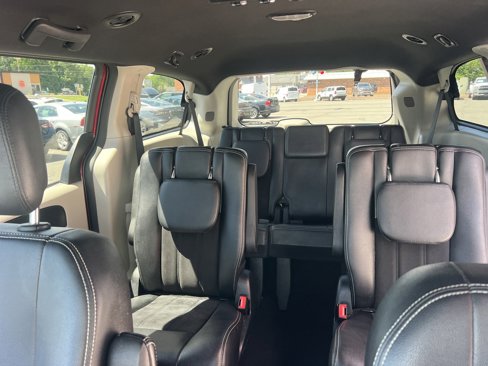 Used 2020 Dodge Grand Caravan SXT image 16