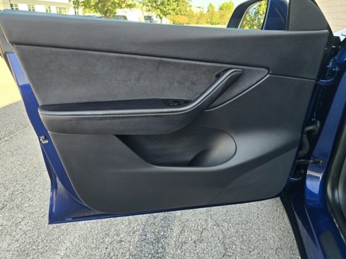 Used 2020 Tesla Model Y Long Range image 22