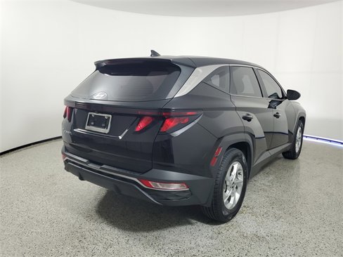 Used 2022 Hyundai Tucson SE image 4