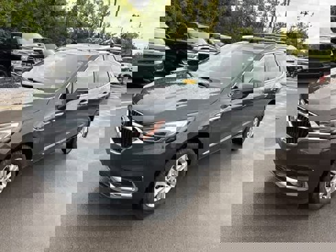 Used 2019 Buick Enclave Essence image 2