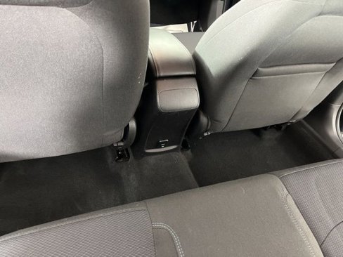 Used 2018 Chevrolet Cruze LT w/ Convenience Package image 44