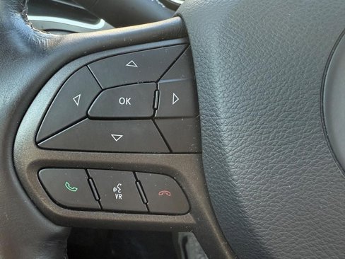 Used 2020 Jeep Cherokee Trailhawk image 20