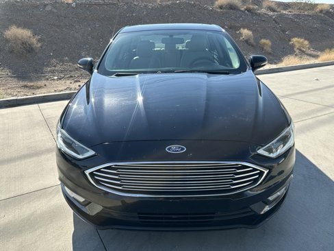 Used 2018 Ford Fusion Titanium image 2