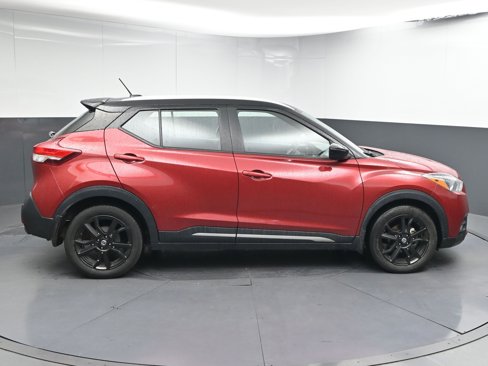 Used 2020 Nissan Kicks SR image 9