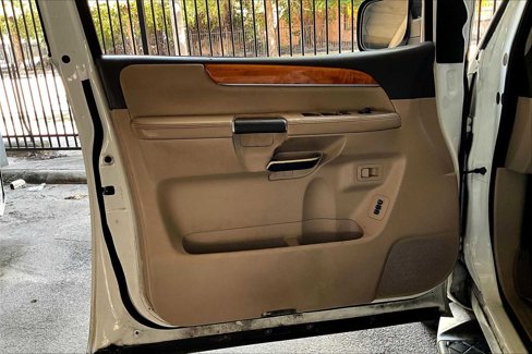 Used 2014 Nissan Armada Platinum w/ Platinum Reserve Package image 21