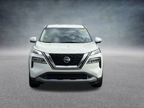 Used 2021 Nissan Rogue SV image 3