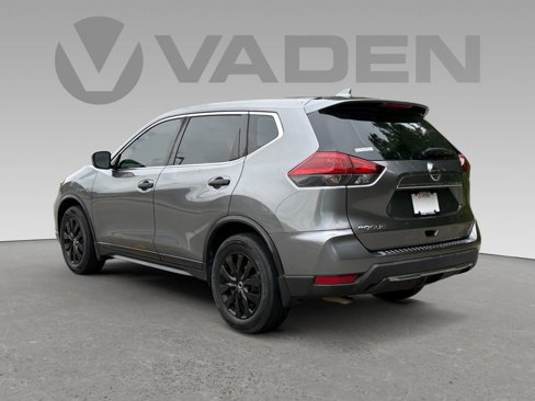 Used 2020 Nissan Rogue S image 18