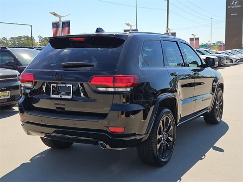 Used 2020 Jeep Grand Cherokee Altitude image 10