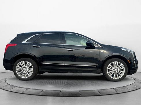 Used 2019 Cadillac XT5 Premium Luxury image 2