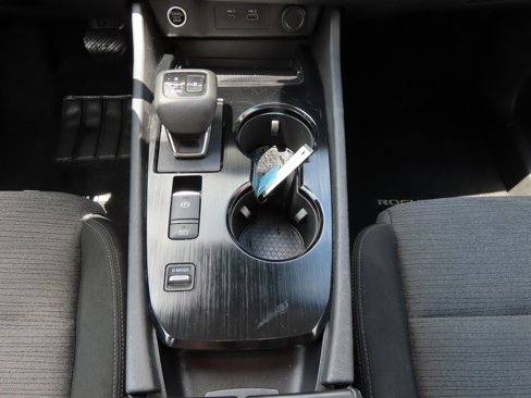 Used 2022 Nissan Rogue SV image 29