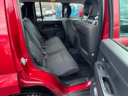 Used 2012 Jeep Liberty Sport image 18