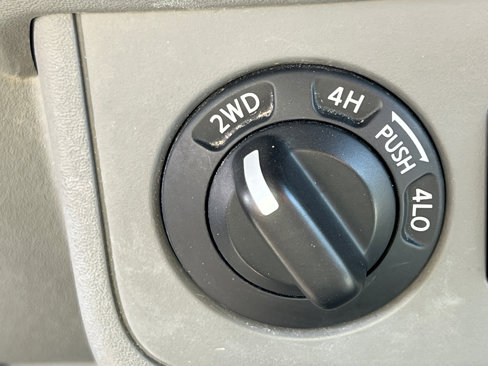 Used 2014 Nissan Frontier SV w/ SV Value Truck Package image 28