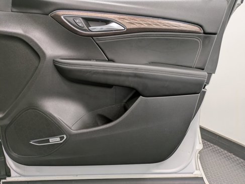 Used 2022 Buick Envision Avenir w/ Technology Package II image 27