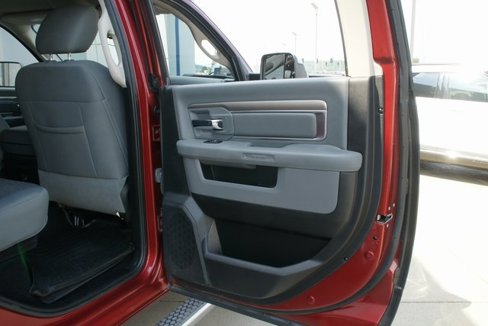 Used 2015 RAM 2500 SLT w/ Luxury Group image 32