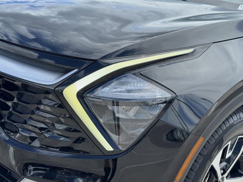 Certified 2023 Kia Sportage EX image 9