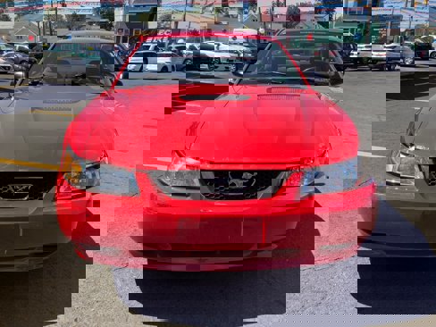 Used 2002 Ford Mustang Coupe image 2