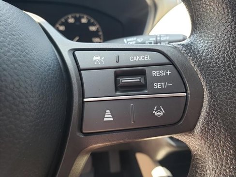 Used 2023 Honda HR-V LX image 17