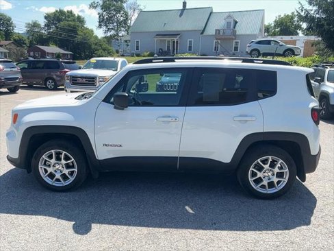 Certified 2022 Jeep Renegade Latitude w/ Convenience Group image 10