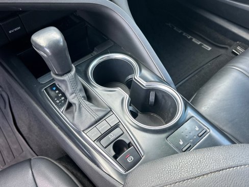 Used 2020 Toyota Camry XSE image 30