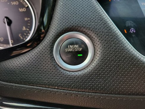 Used 2020 Cadillac XT5 Premium Luxury image 16