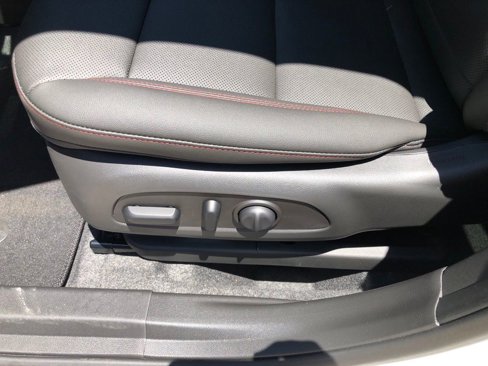 New 2025 Chevrolet Trax RS w/ Sunroof Package image 12