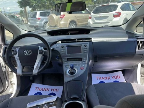 Used 2012 Toyota Prius Plug-In Hybrid image 17