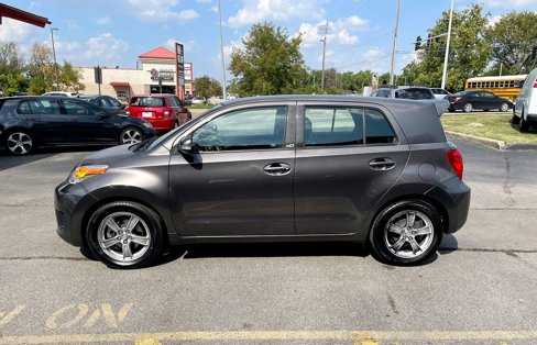 Used 2010 Scion xD image 3