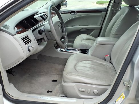 Used 2011 Buick Lucerne CXL image 9