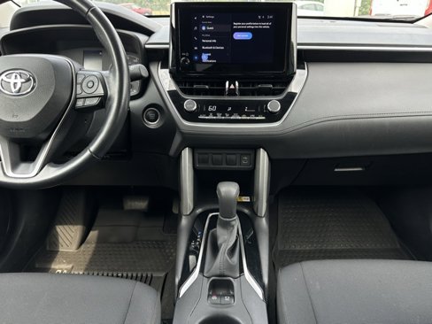 Used 2023 Toyota Corolla Cross LE image 14