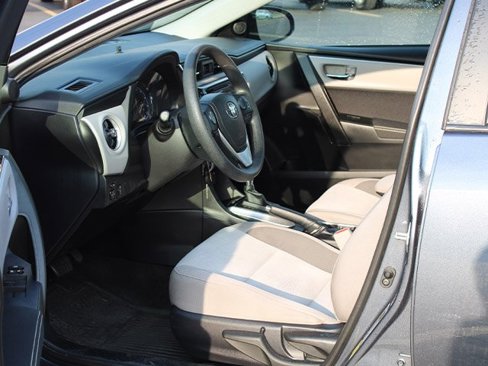 Used 2018 Toyota Corolla LE image 12
